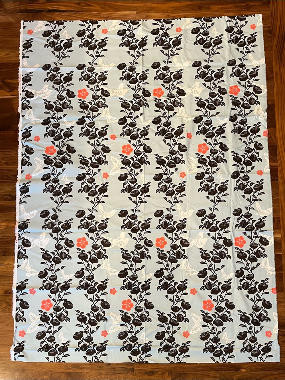 Vintage vibe fabric with matching thread (55”x 76”)